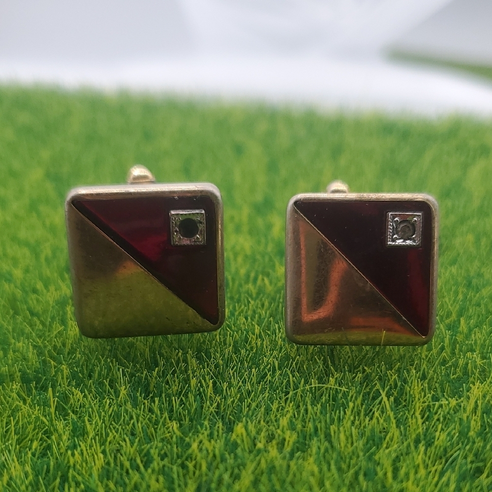 Vintage Gold Tone And Ruby Glow Cufflinks Overflow